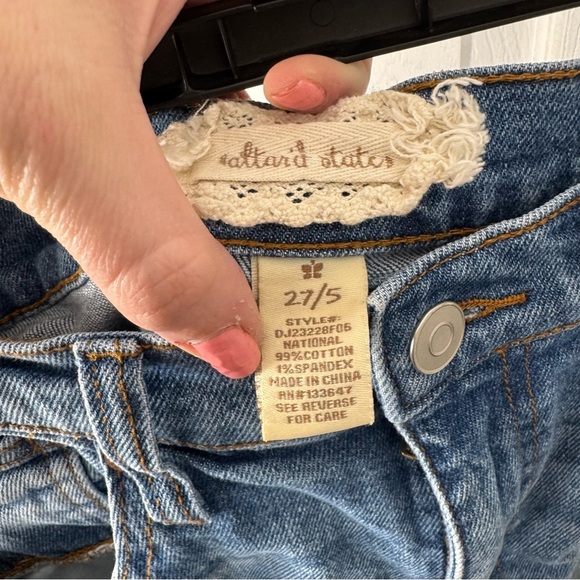 Altar’d State Women's Blue Distressed Jeans - Picture 5 of 5